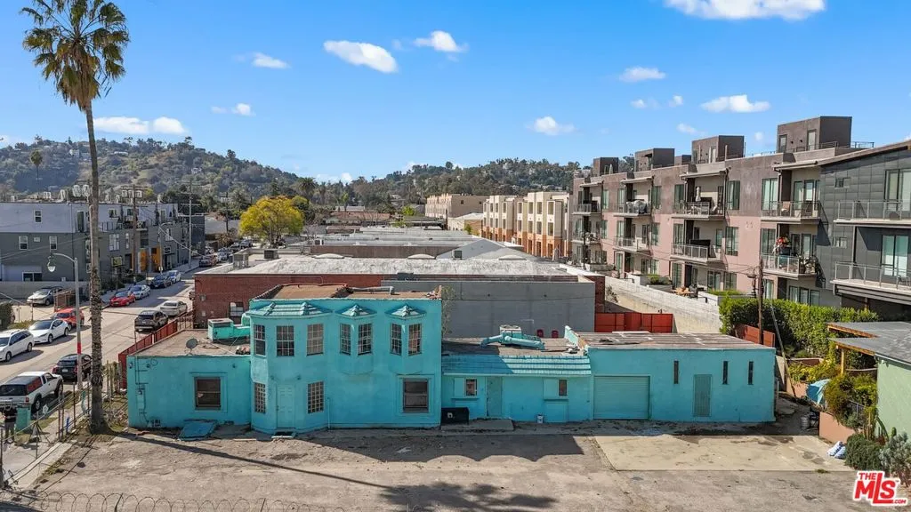 3051 N Coolidge Avenue, Los Angeles, California 90039 home-pic-1